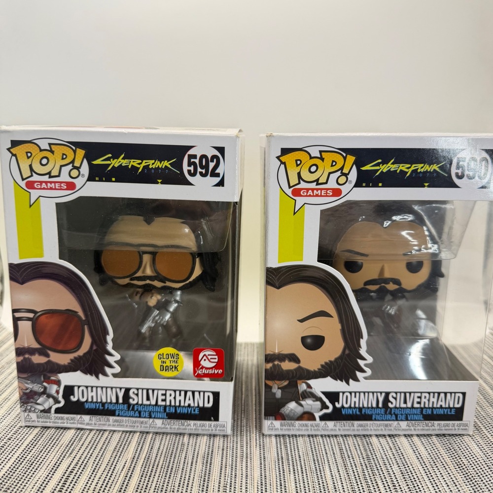 Funko Pop Cyberpunk 2077 Johnny Silverhand 590 & 592 Glow in Dark Exclusive Set